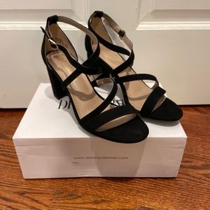 DREAM PAIRS Women’s Ankle Strap Dress Pump Low Chunky Heel Sandals